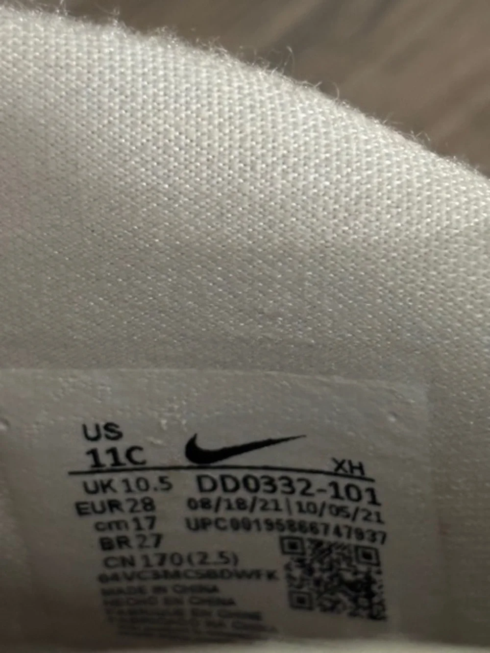 NIKE GS Kyrie Infinity Kids Size 11C White, Black & Varsity Red Shoes